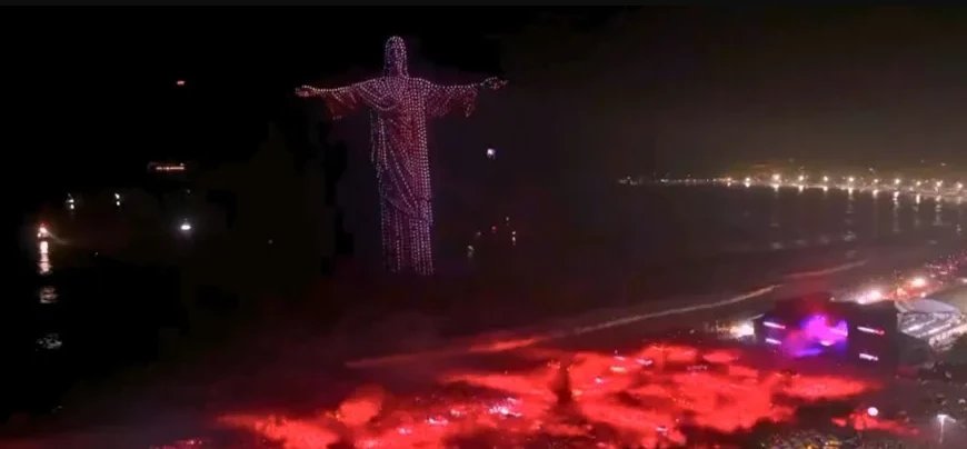Pesquisador vê alerta bíblico em estátua erguida por drones no show de DJ Alok em Copacabana 2 ocrente 1768420213