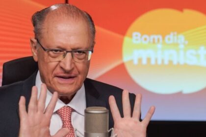 Alckmin vê impacto limitado para o Brasil em possível tarifa de Trump sobre países que comerciam com o Irã 14 ocrente 1768493108