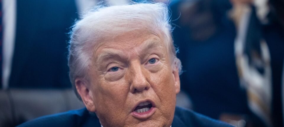 Trump afirma que Putin está disposto a assinar acordo de paz, mas Zelensky resiste 2 ocrente 1768501165