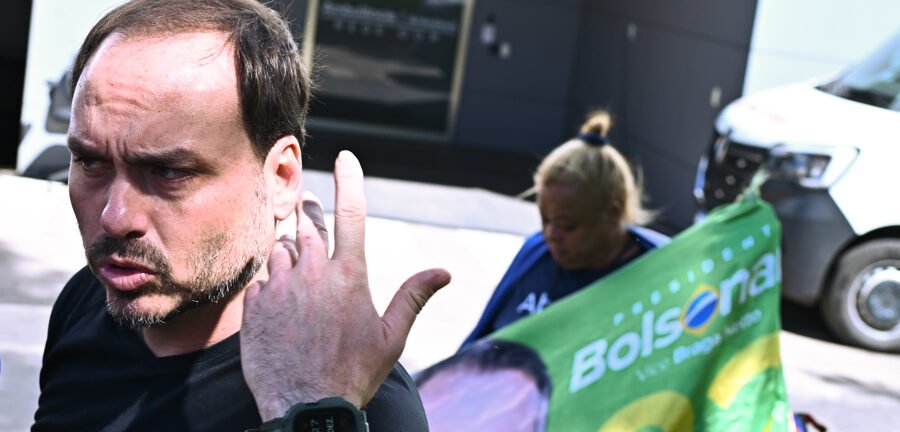 Carlos Bolsonaro critica cela “severa” na Papudinha e volta a pedir prisão domiciliar para o ex-presidente 2 ocrente 1768566857