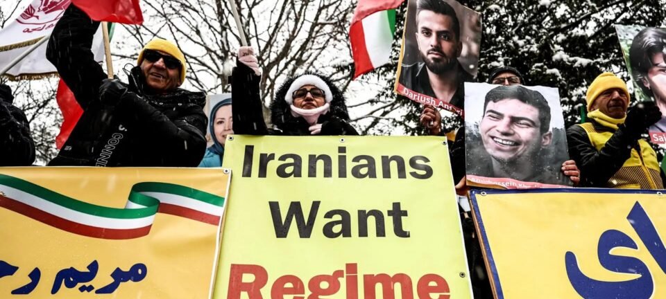 Autoridades iranianas teriam cobrado até US$ 7 mil para entregar corpos de manifestantes, dizem famílias 2 ocrente 1768576774
