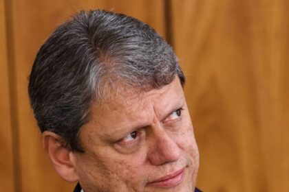 PT aciona PGR para investigar suposto financiamento de perfis que exaltam Tarcísio nas redes 12 ocrente 1768692910