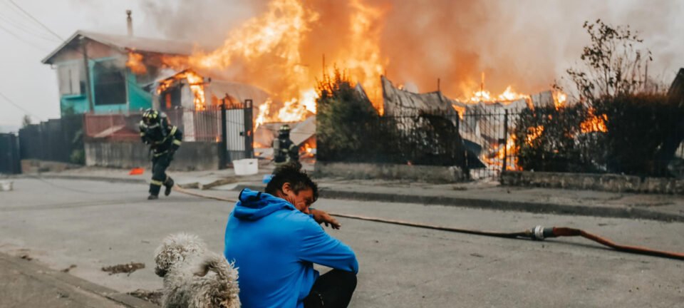 Incêndios no Chile deixam 16 mortos e levam governo a decretar estado de catástrofe 2 ocrente 1768766676