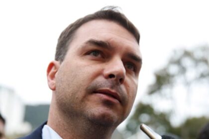 Flávio Bolsonaro inicia pré-campanha internacional com viagem a Israel 4 ocrente 1768769369