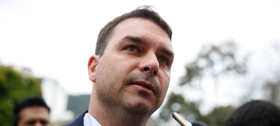 Flávio Bolsonaro inicia pré-campanha internacional com viagem a Israel 2 ocrente 1768769369