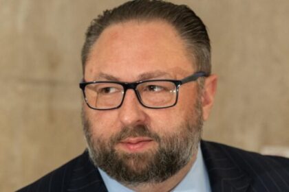 Ex-assessor de Trump chama artigo de Lula no NYT de “patético” e sai em defesa de Bolsonaro 2 ocrente 1768831484