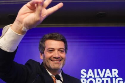 Aliados de Bolsonaro comemoram ida de André Ventura ao segundo turno em Portugal 18 ocrente 1768833307