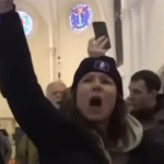 Protesto anti-ICE interrompe culto em igreja batista de Minnesota e vira alvo de investigação federal 5 ocrente 1768834225