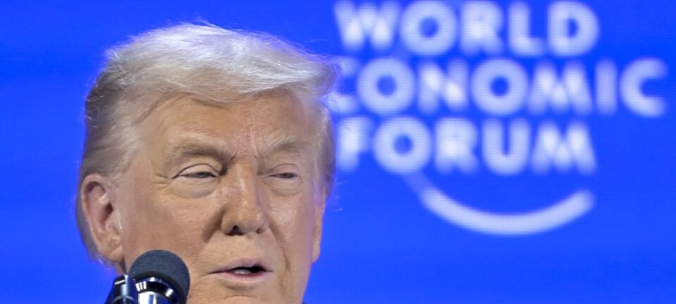 Trump exibe projeto com 180 arranha-céus para reconstrução da Faixa de Gaza em Davos 2 ocrente 1769104166