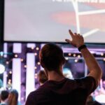 Pesquisa indica que jovens de 18 a 24 anos impulsionam retorno ao cristianismo no Reino Unido 4 ocrente 1769184268