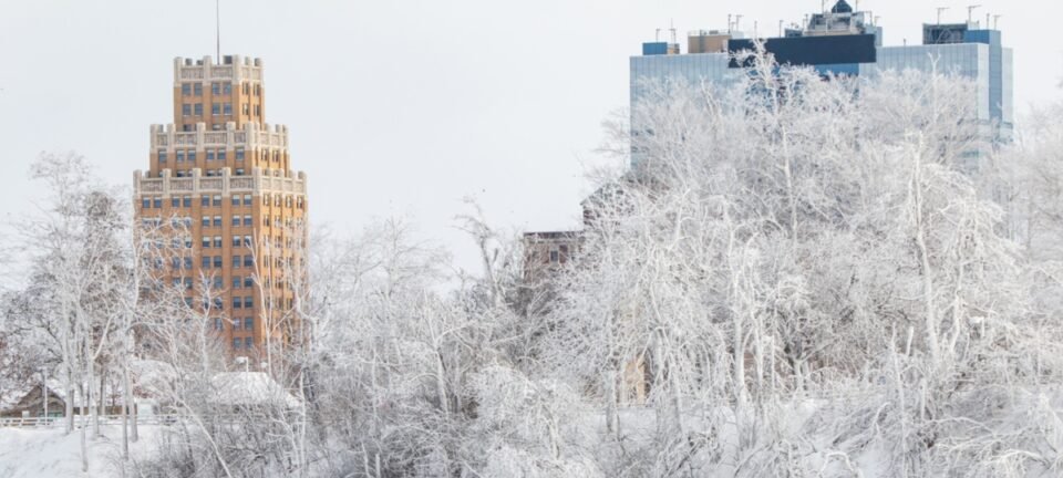 Tempestade de neve paralisa EUA: 13,4 mil voos cancelados e 230 mil residências sem energia 2 ocrente 1769350801