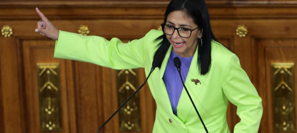 Delcy Rodríguez diz estar “cansada” de ordens de Washington e cobra fim da pressão dos EUA 2 ocrente 1769434458