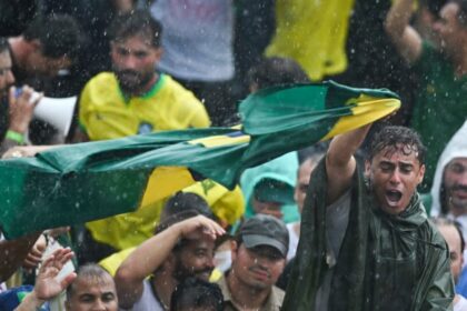 Deputado Nikolas Ferreira conclui “Caminhada pela Liberdade” de Minas a Brasília e atrai milhares de apoiadores 10 ocrente 1769437212