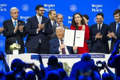 Trump lança Conselho de Paz em Davos e assume cadeira vitalícia 16 ocrente 1769520888