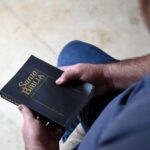 Convertido do islamismo é espancado após distribuir Bíblias em áudio no Afeganistão 4 ocrente 1769608188