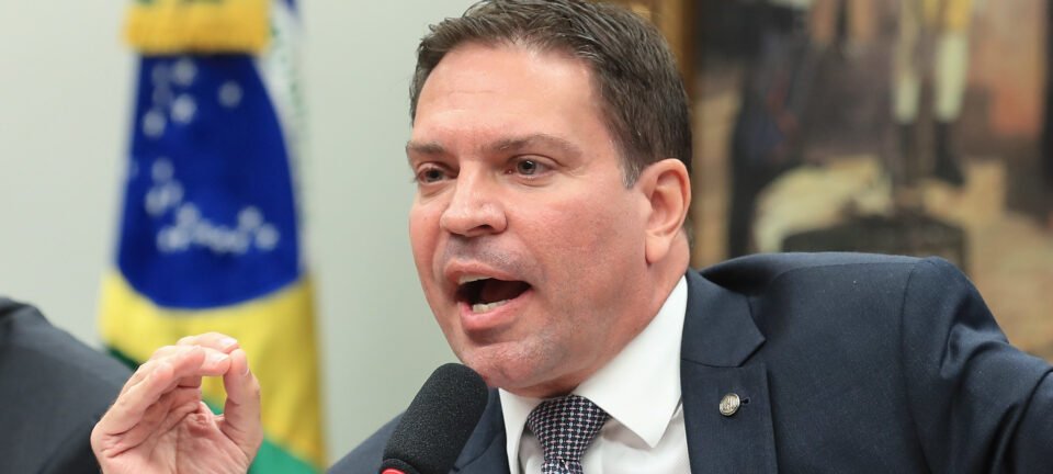 EUA recebem pedido formal de extradição de Alexandre Ramagem, diz Ministério da Justiça 2 ocrente 1769637881