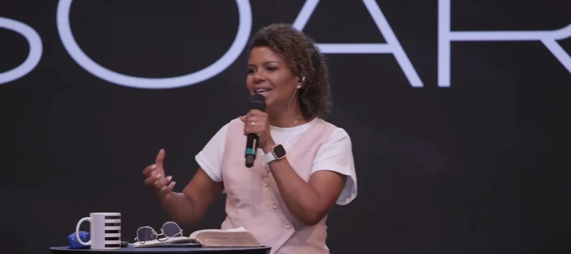 Nívea Soares adverte contra “profissionalização” dos cultos e conclama Igreja ao arrependimento 2 ocrente 1769708076