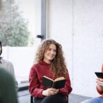 Jovens cristãos praticantes lideram índice de doações no Reino Unido, mostra relatório 5 ocrente 1769712571
