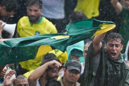 Defesa de Bolsonaro solicita ao STF autorização para visita de Nikolas Ferreira 16 ocrente 1769793685