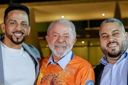 Deputado leva ao Ministério Público críticas de escola de samba a Bolsonaro 2 ocrente 1770036564
