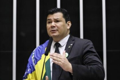 Moraes determina intimação de Gilvan da Federal por ataques ao comandante do Exército 20 ocrente 1770062686