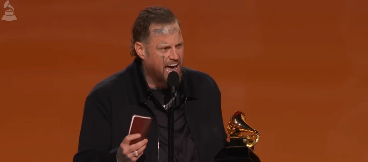 Com Bíblia em mãos, Jelly Roll exalta Jesus ao conquistar Grammy de melhor álbum country contemporâneo 2 ocrente 1770066262