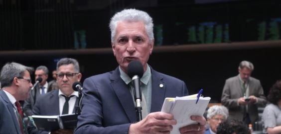 Deputado do PT apaga imagem criada por IA que ligava Bolsonaro a dono do Banco Master 2 ocrente 1770069883