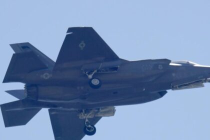 Caça F-35 dos EUA abate drone iraniano que se aproximava de porta-aviões no Mar Arábico 16 ocrente 1770148215