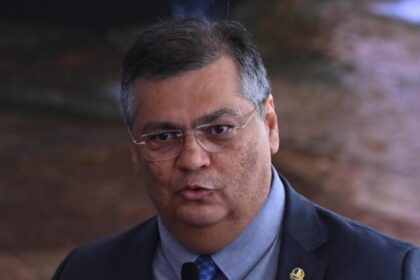 STF barra penduricalhos e suspende salários acima do teto nos Três Poderes 8 ocrente 1770316456
