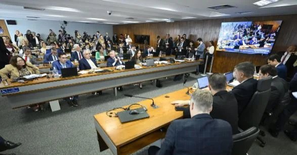 Troca de acusações entre deputados do PT e PL interrompe sessão da CPMI do INSS 2 ocrente 1770319193