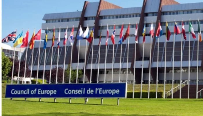 Conselho da Europa aprova resolução que exige banimento de terapias de conversão em todo o continente 2 ocrente 1770377692