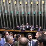 Reestruturação no Congresso adiciona benefícios de R$ 4,3 bilhões por ano e pressiona teto salarial, diz CLP 5 ocrente 1770384879
