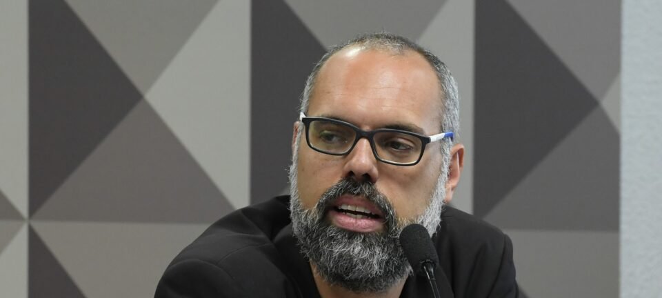 Allan dos Santos diz que ordem do STF tirou do ar canal da Timeline e celebra reativação de perfil próprio no YouTube 2 ocrente 1770414671