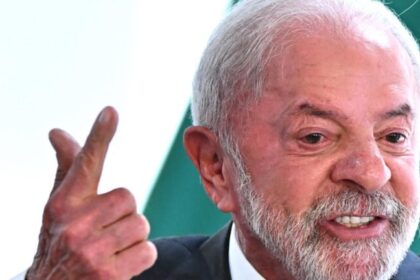 Lula diz que soltar Bolsonaro “desmoralizaria” o STF e o compara a “cachorro louco” 6 ocrente 1770438871