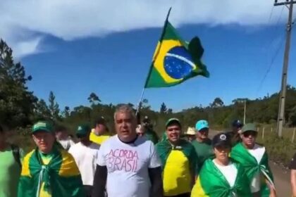 Caminhada de Sargento Lima cruza fronteira SC-PR em protesto pelos presos de 8 de Janeiro 4 ocrente 1770586491
