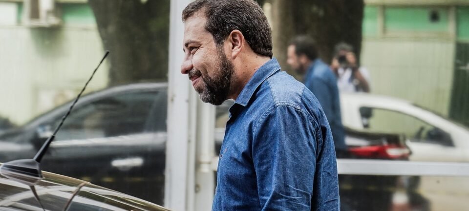 Regulamentação de apps divide entregadores, que acusam Boulos de uso eleitoral 2 ocrente 1770648563