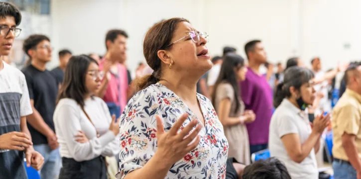 Estudo global detalha motivos que mantêm mulheres mais religiosas que homens 2 ocrente 1770653977