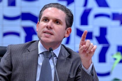 Deputado Hugo Motta envia à CCJ proposta que extingue escala 6x1 6 ocrente 1770659417