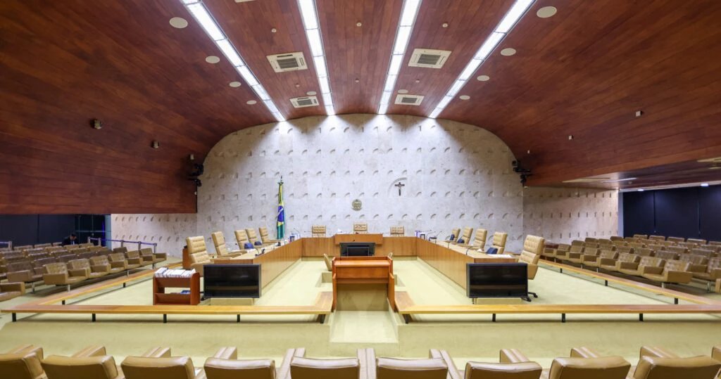 Colunista levanta dúvidas sobre vínculos entre ministros do STF e Banco Master 2 ocrente 1770672938