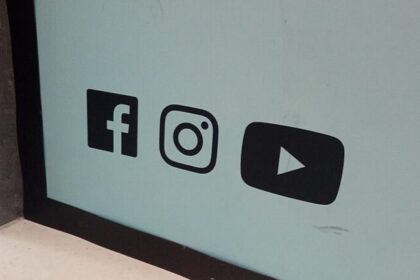 Meta e Google vão a julgamento na Califórnia sob acusação de induzir jovens ao uso compulsivo de redes 18 ocrente 1770690929