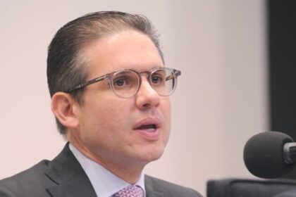 Câmara quer votar fim da escala 6x1 em maio após consultas públicas 10 ocrente 1770738648