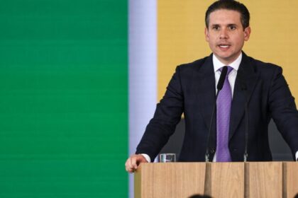 Hugo Motta afirma que gratificação na Câmara atingirá apenas 4% dos servidores 20 ocrente 1770756640