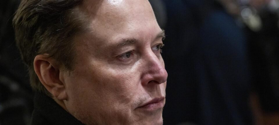Musk afirma que Epstein envolvia vítimas em crimes para mantê-las caladas 2 ocrente 1770762890