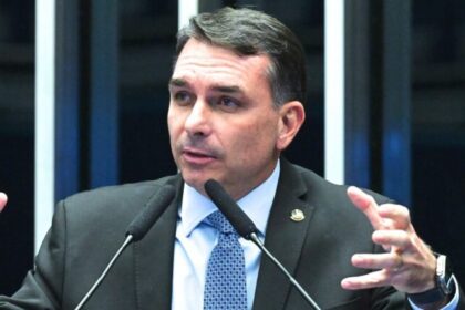 Flávio Bolsonaro defende corte amplo de impostos e gastos públicos em artigo 18 ocrente 1770766463