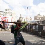 Confronto em Buenos Aires durante protesto contra reforma trabalhista de Milei deixa policiais feridos 4 ocrente 1770841153
