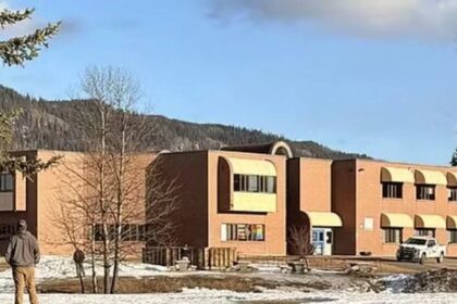 Ataque em escola na Colúmbia Britânica termina com 10 mortos e mais de 25 feridos 12 ocrente 1770891584