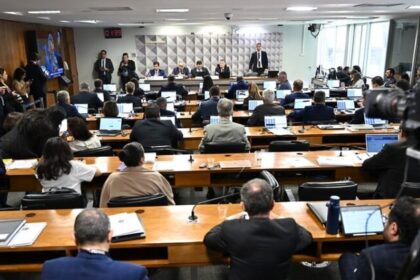 Após saída de Toffoli, CPMI do INSS cobra de André Mendonça retorno de documentos sigilosos do Banco Master 10 ocrente 1771005883