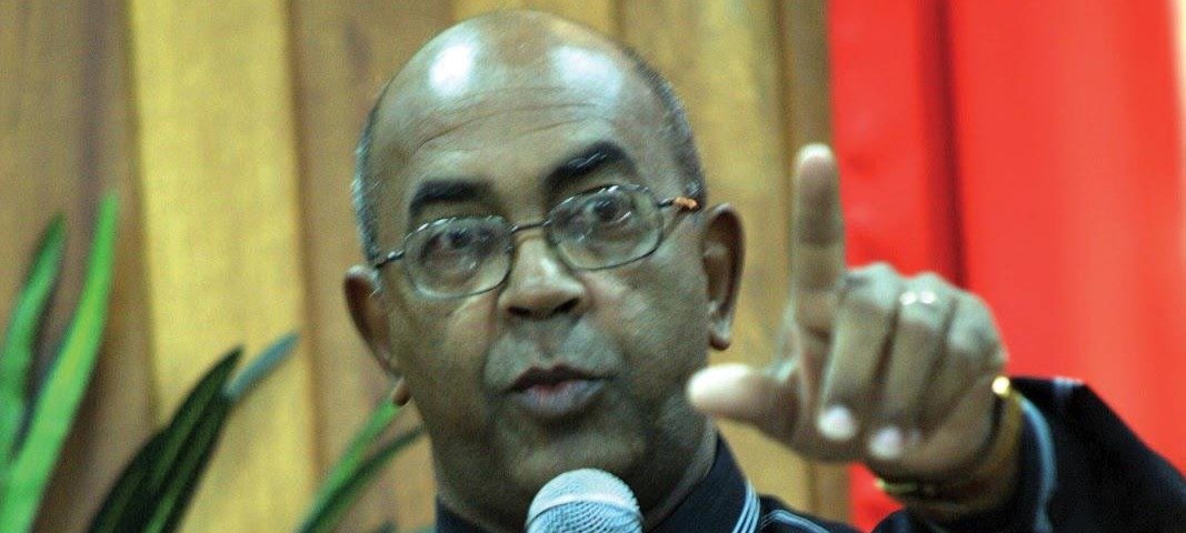 Ex-mestre-sala da Mangueira diz ter visto “mão da morte” na Sapucaí e alerta: “Carnaval abre portais do inferno” 2 ocrente 1771058966