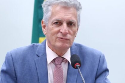 Justiça dá 24 h para deputado do PT se retratar por montagem de IA que ligava Bolsonaro a empresário 16 ocrente 1771095882