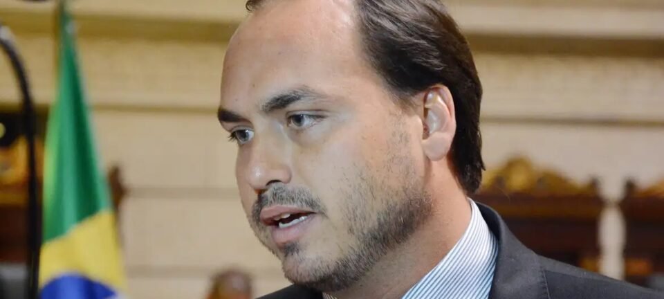 Carlos Bolsonaro endossa possível candidatura de Michelle Bolsonaro ao Senado pelo DF 2 ocrente 1771124666
